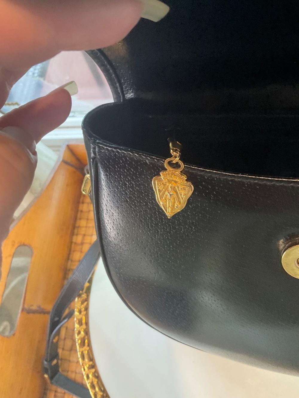 GUCCI VTG Authentic Black Coated Pebbled Crossbody Bag - Picture 4 of 9